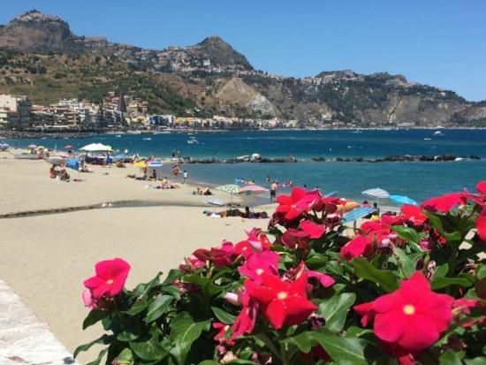 Casa Vacanze I Gabbiani Giardini Naxos Schiso Exterior photo